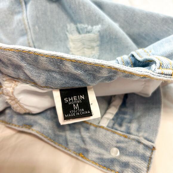 NWOT Shein High Rise Distressed Denim Shorts Light Wash Frayed Hem Women’s M - Picture 3 of 5
